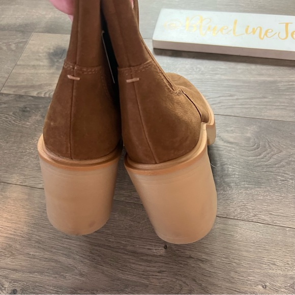 Dolce Vita Caster H2O Booties in Camel Suede NWT - Picture 4 of 7
